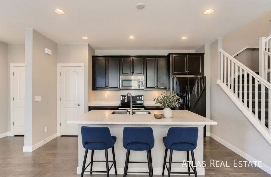 16533 Alcott Pl - Photo 4 of 23