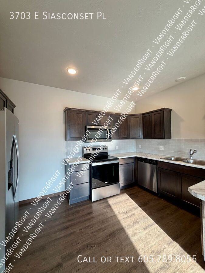 3703 E Siasconset Pl - Photo 3 of 23