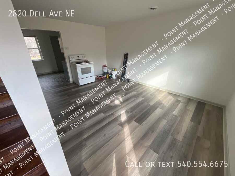 2820 Dell Ave Ne - Photo 4 of 11