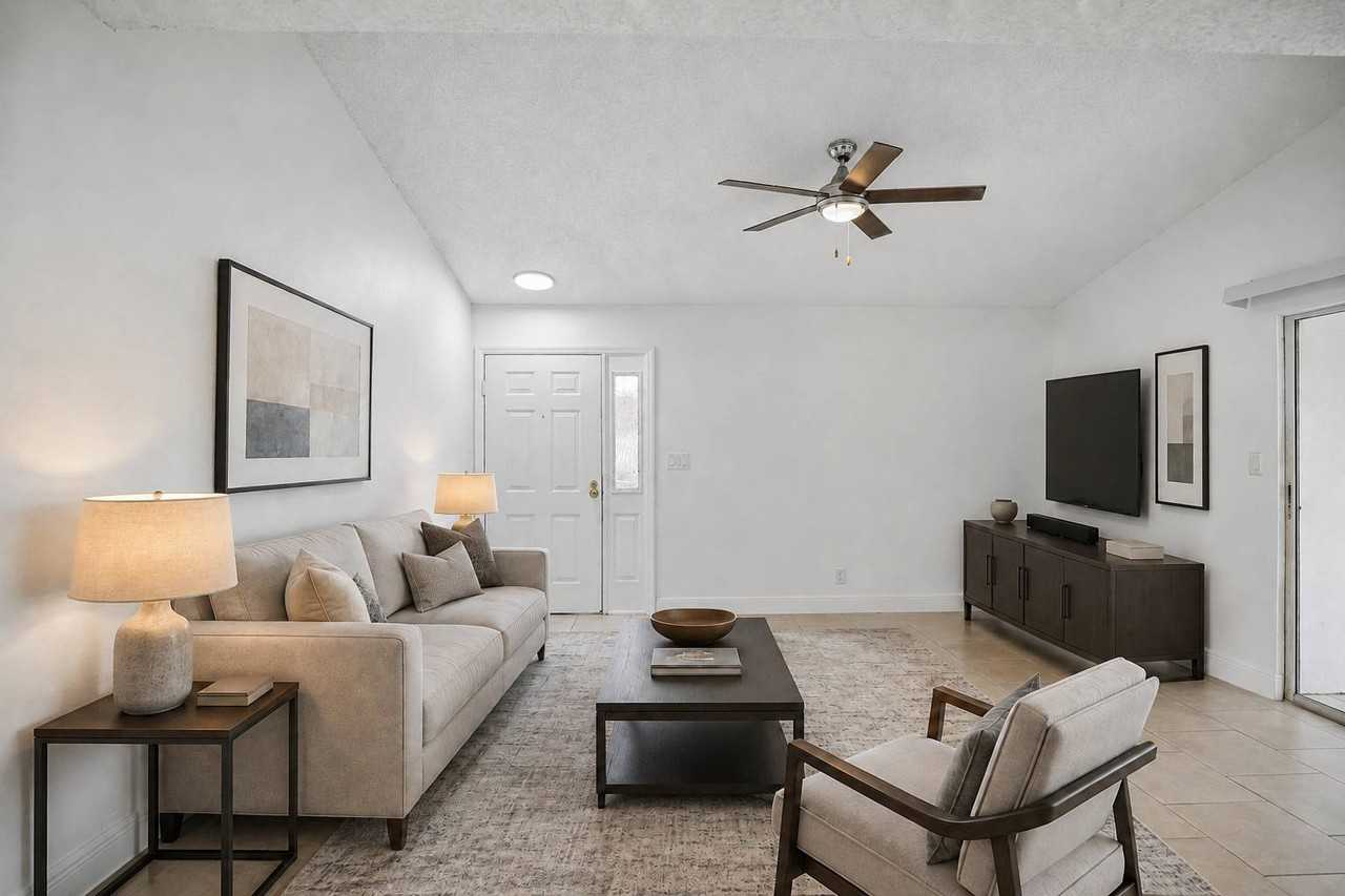 South Bay Apartments - Photo 3 of 38