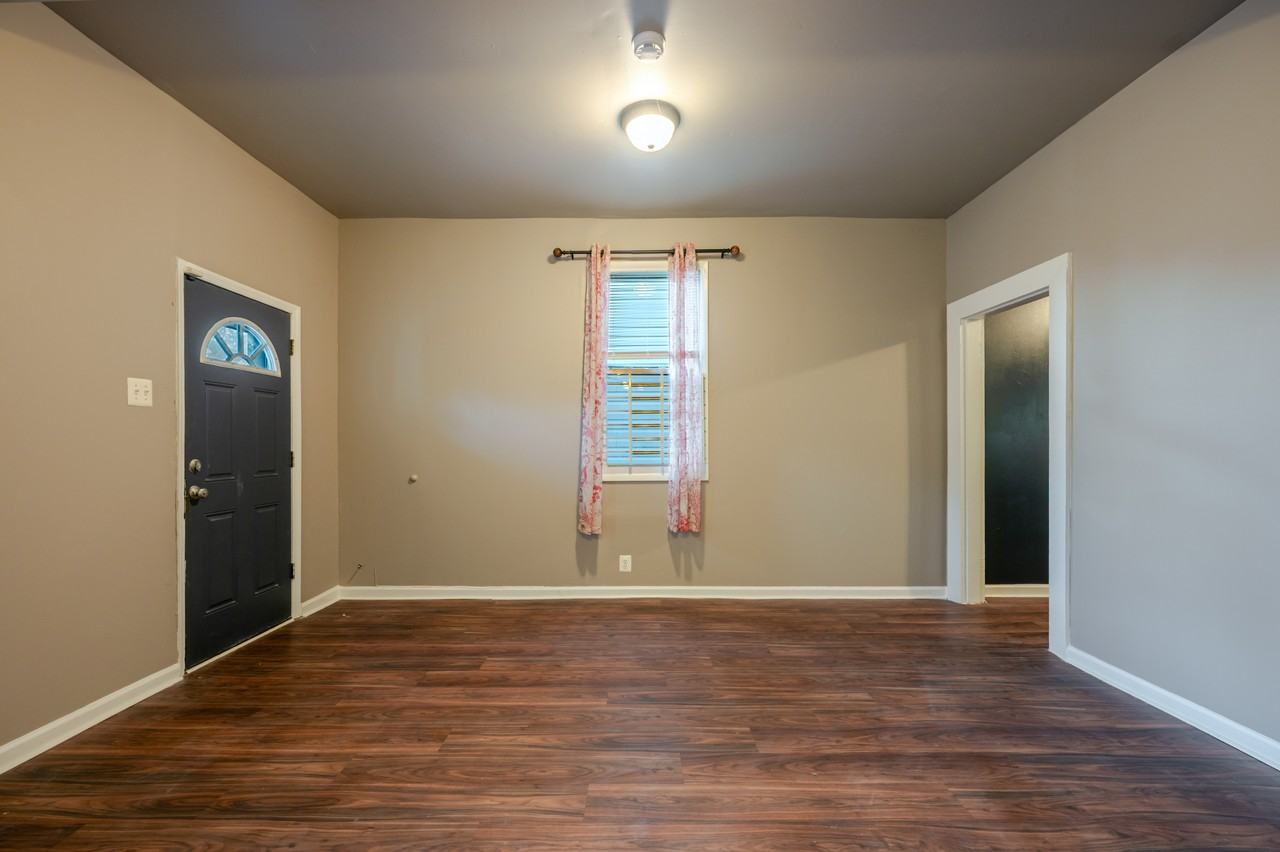 1319 U St Se - Photo 4 of 37