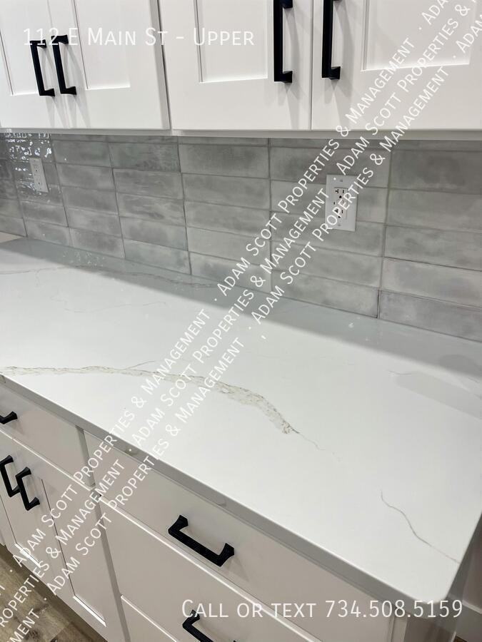 112 E Main St - Photo 5 of 20