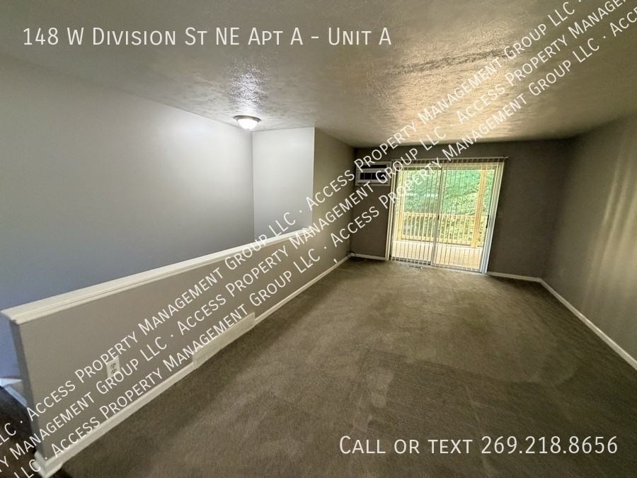 148 W Division St Ne Apt A #A - Photo 5 of 32