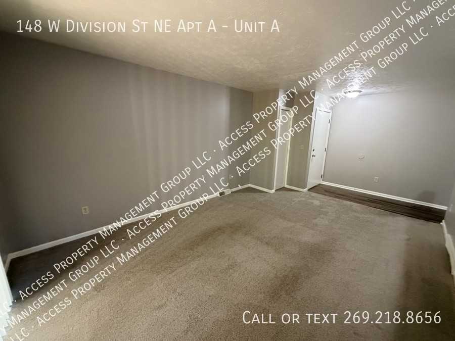 148 W Division St Ne Apt A #A - Photo 7 of 32