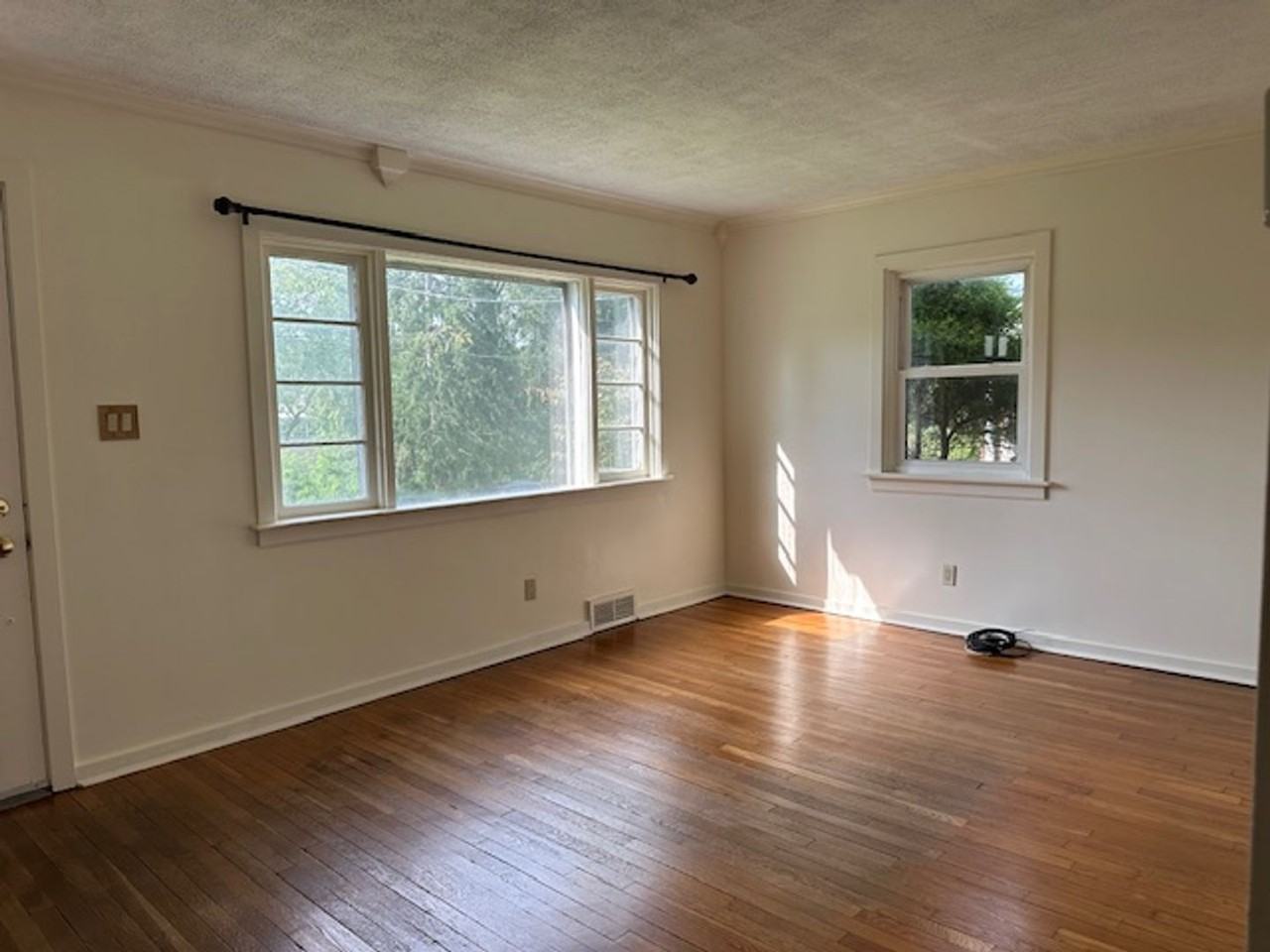 2204 Forster St - Photo 2 of 19