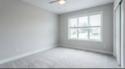 2900 N Elm St - Photo 3 of 4