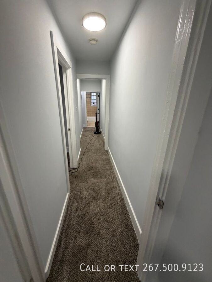 241 W Queen Ln - Photo 5 of 14
