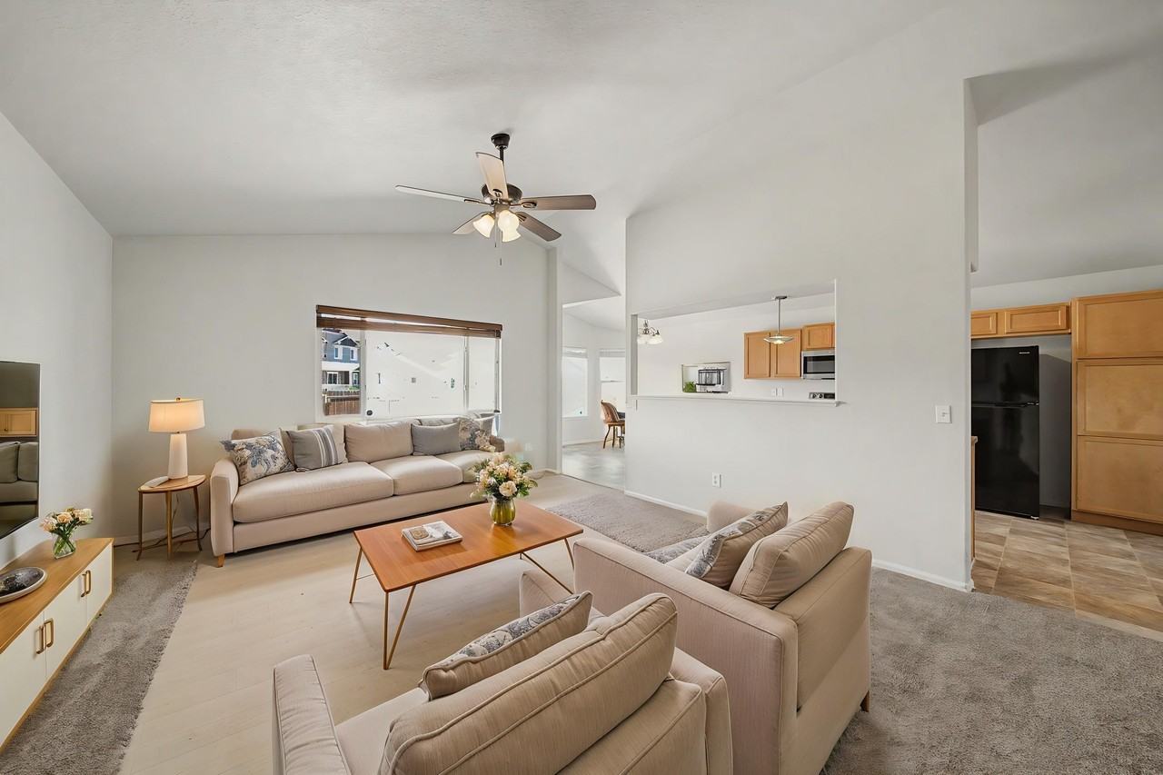 6260 Roundup Butte St - Photo 2 of 15