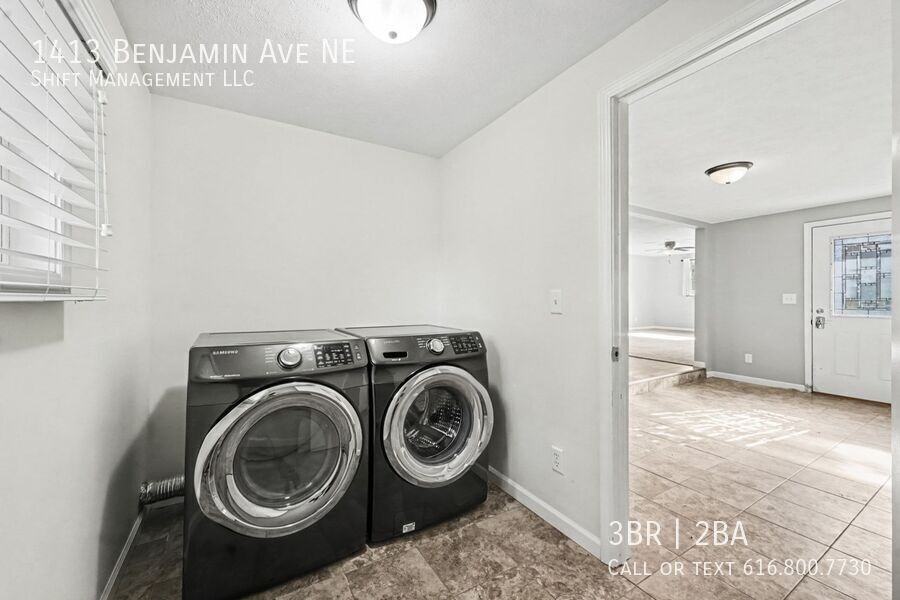 1413 Benjamin Ave Ne - Photo 7 of 16