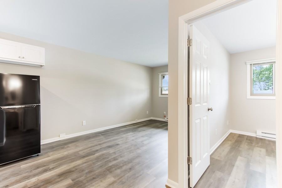 1645 Highland Dr #10 - Photo 3 of 12