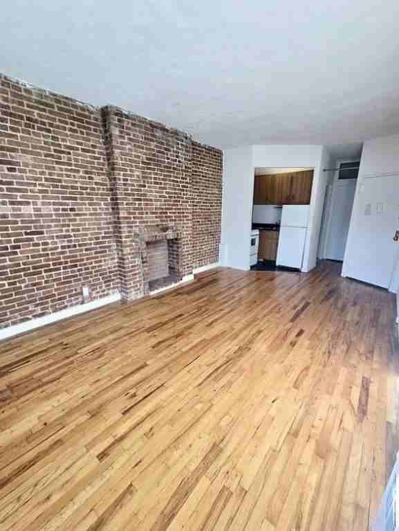 441 E 83rd St - Photo 2 of 6