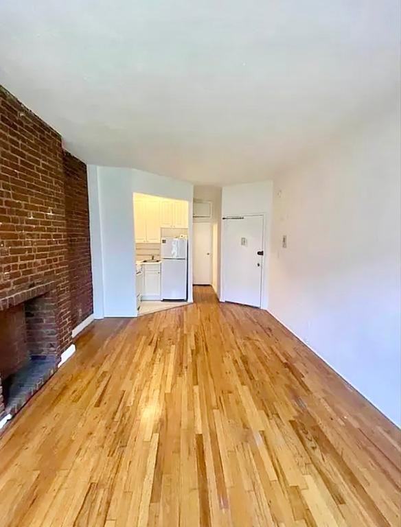 441 E 83rd St - Photo 3 of 6
