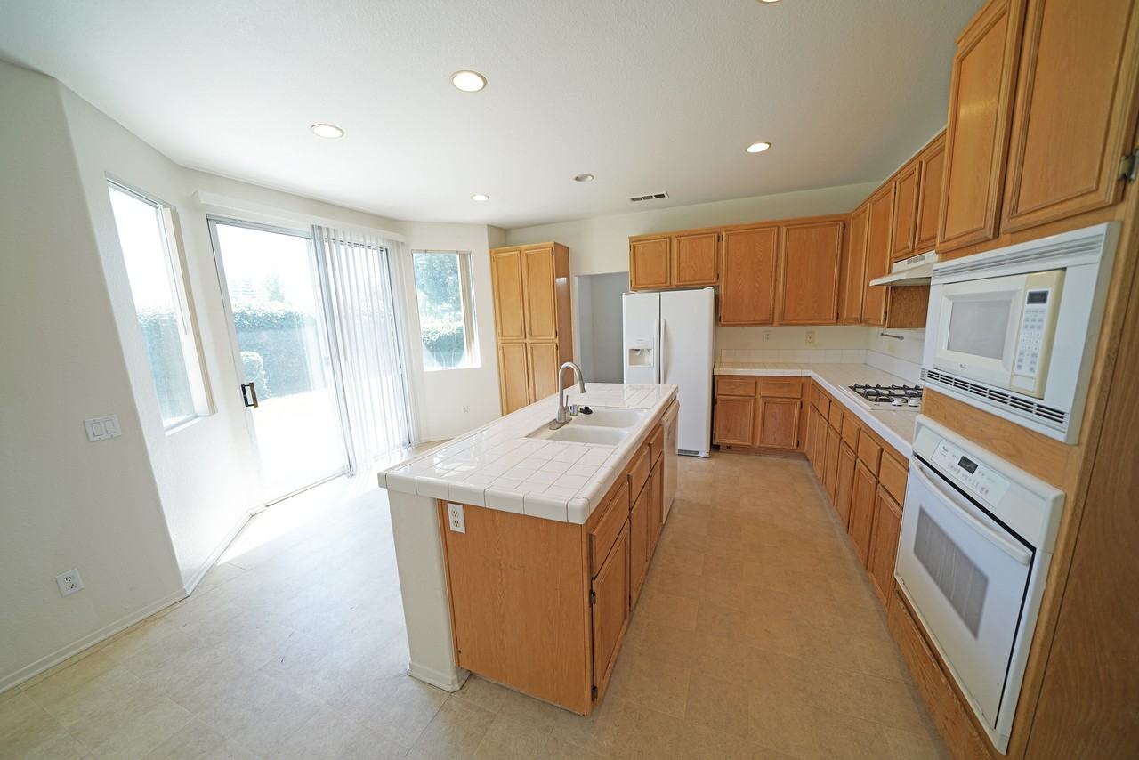 29070 Saint Tropez Pl #1 - Photo 3 of 25