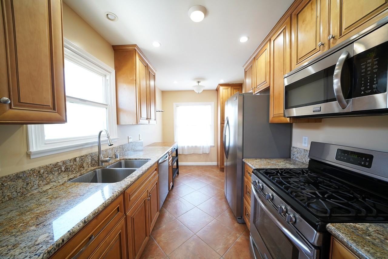 11252 Delano St #1 - Photo 4 of 16