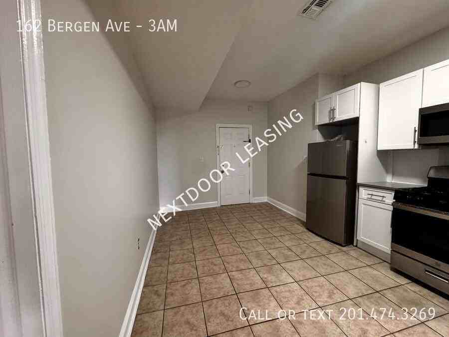 162 Bergen Ave #3AM - Photo 3 of 7