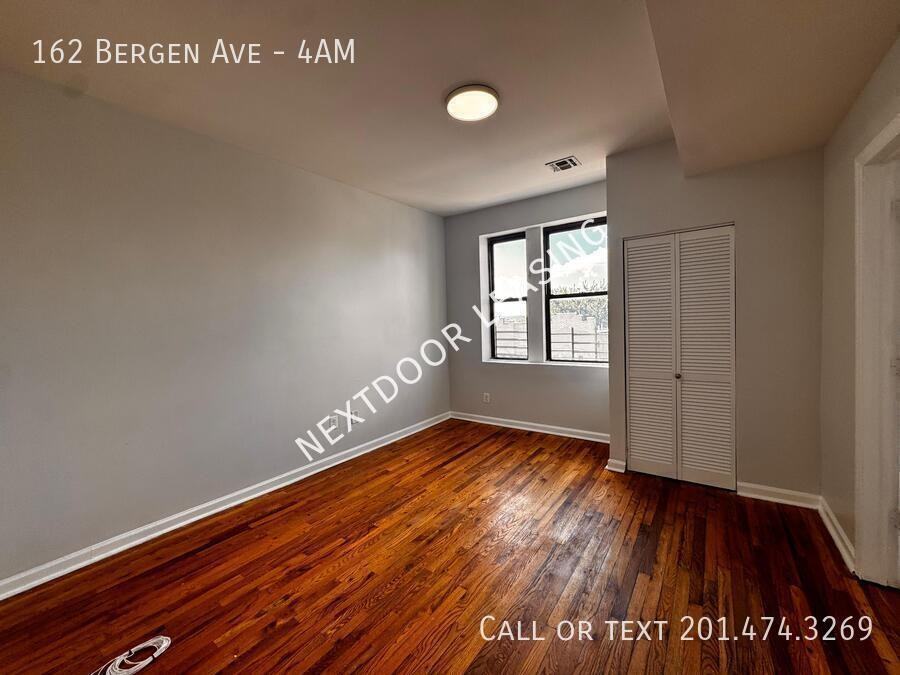 162 Bergen Ave #4AM - Photo 4 of 6