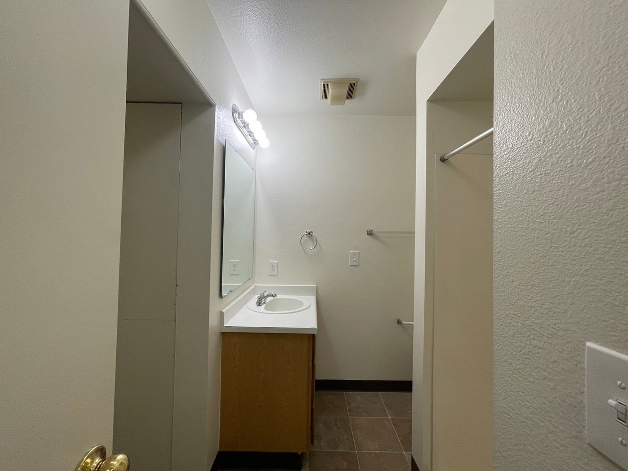 10811 W Ustick Rd #201 - Photo 4 of 17
