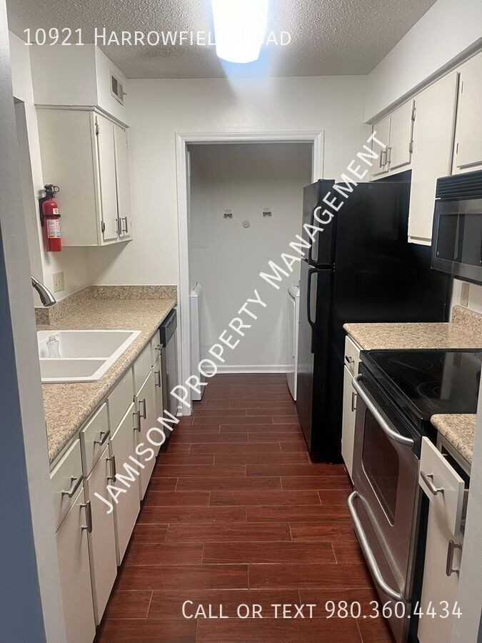 10921 Harrowfield Rd - Photo 7 of 15