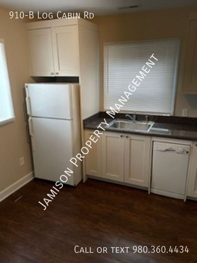 910B Log Cabin Rd - Photo 3 of 8