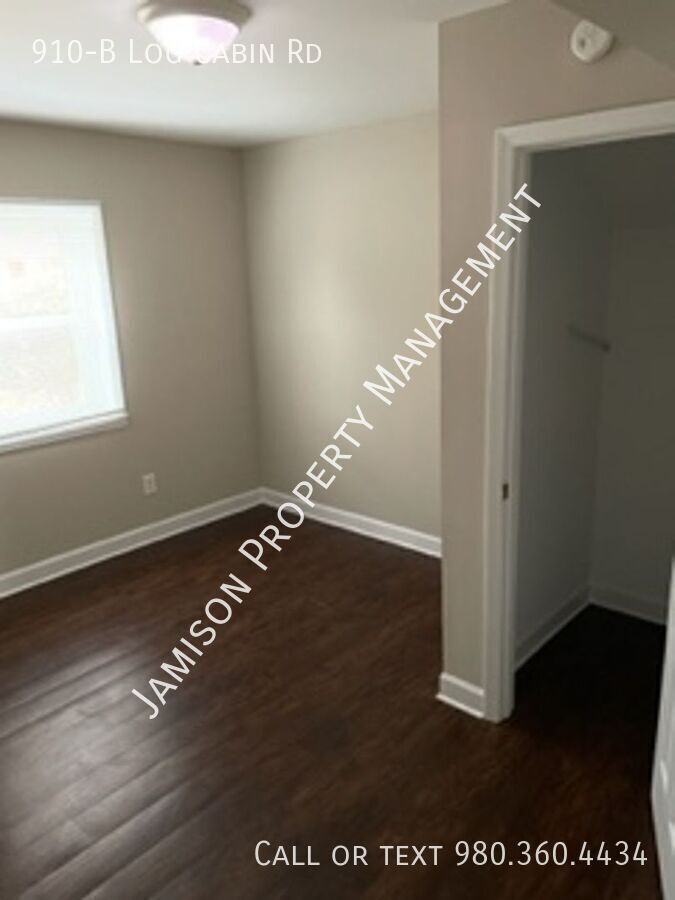 910B Log Cabin Rd - Photo 5 of 8