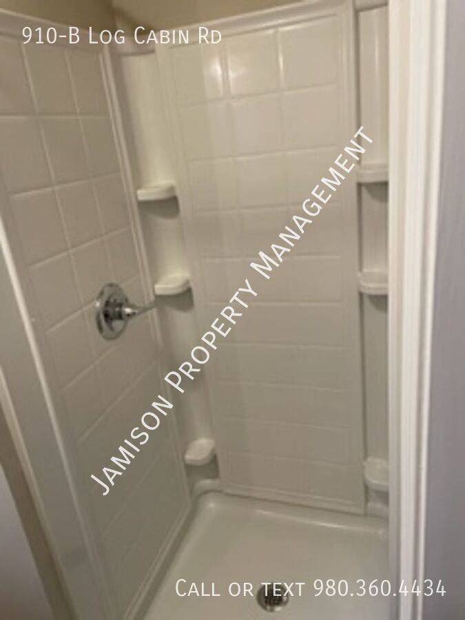 910B Log Cabin Rd - Photo 6 of 8