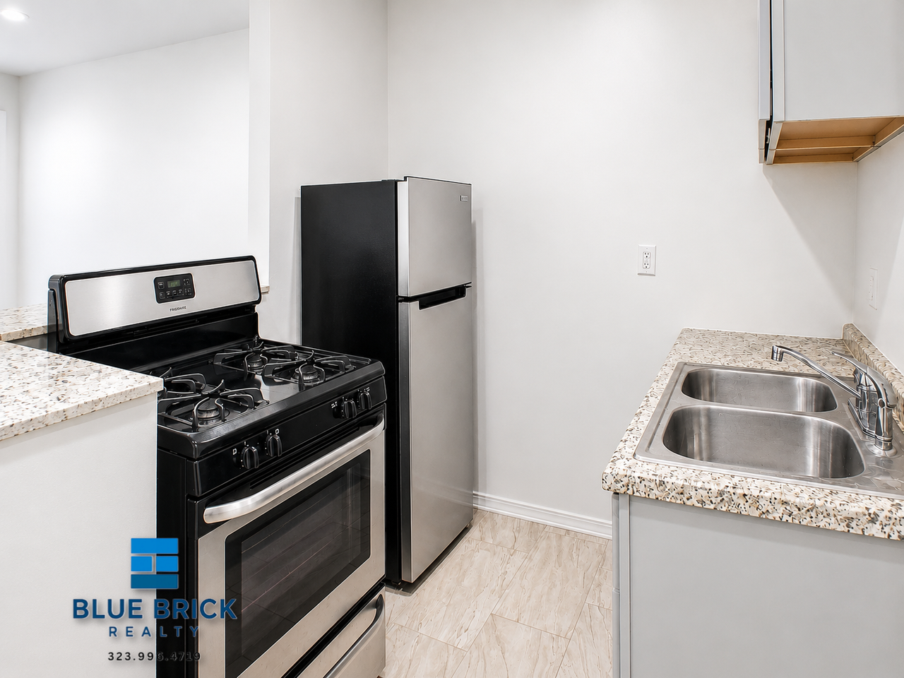 TUJUNGA & #15 - Photo 2 of 13