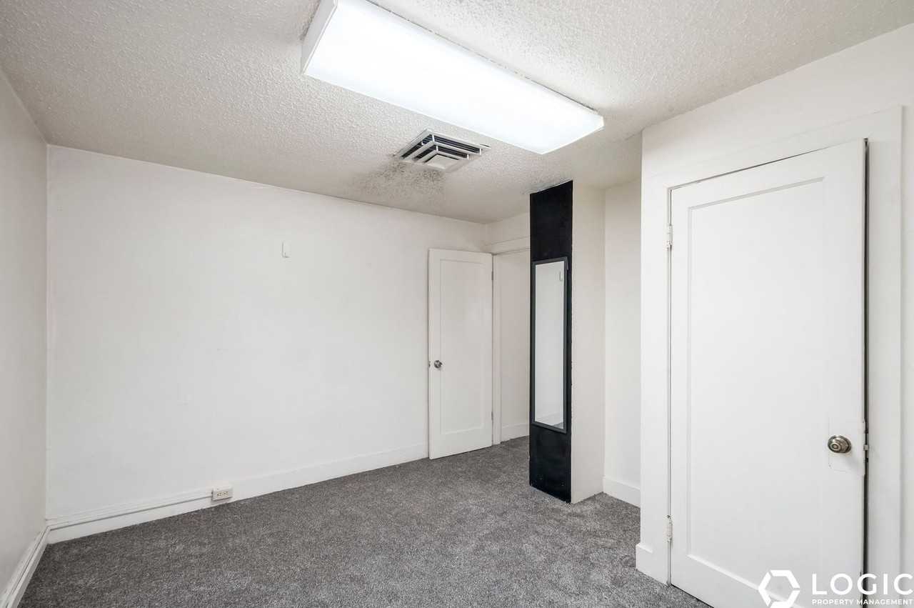 136 S 300 W - Photo 5 of 17