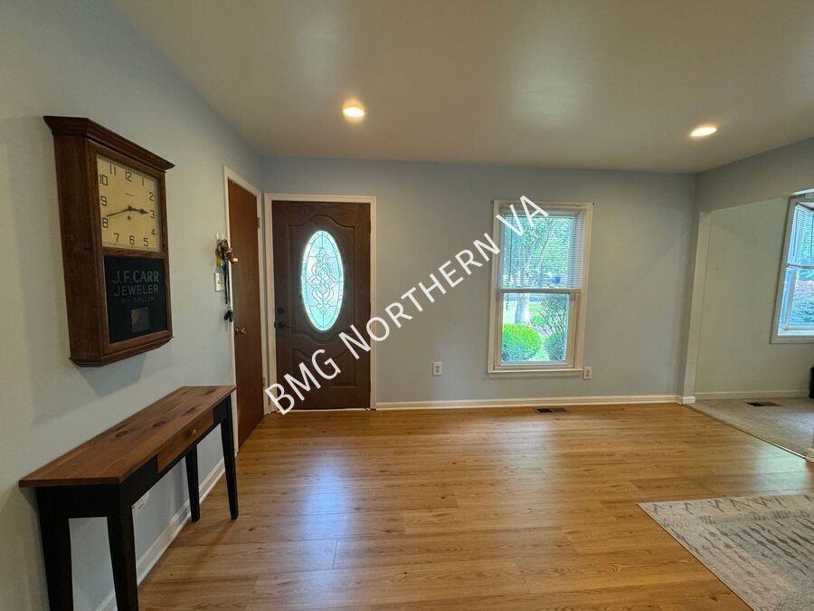 8903 Tudor Ln - Photo 2 of 37