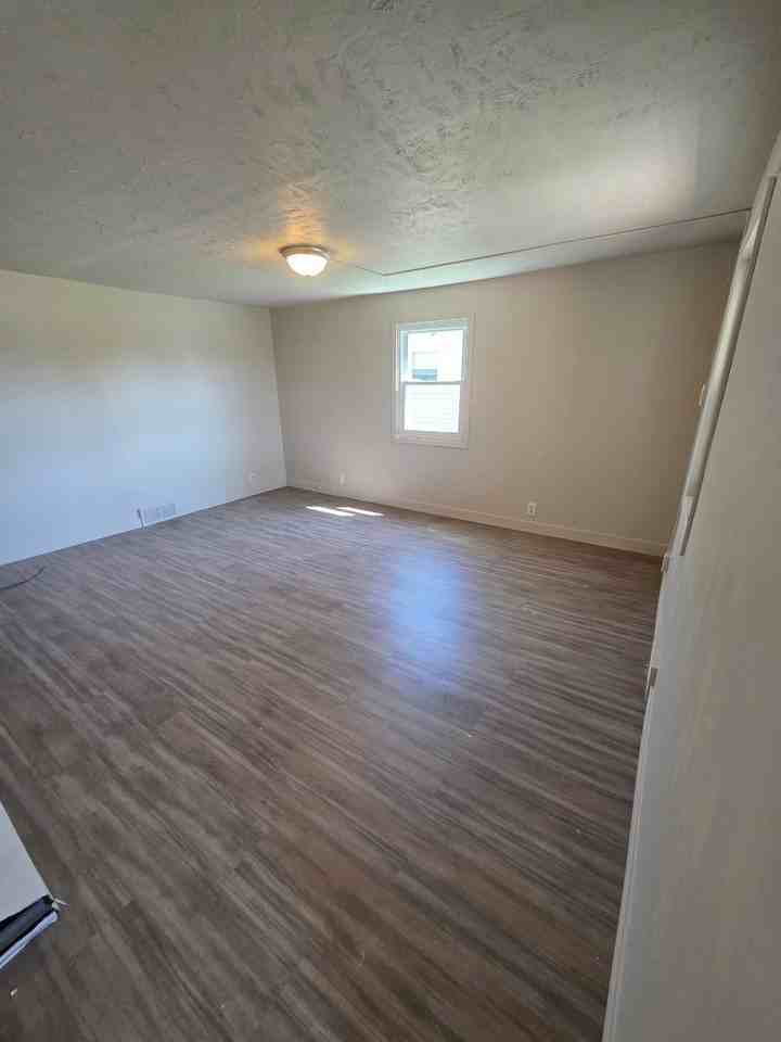 412 Elm Ave - Photo 4 of 4