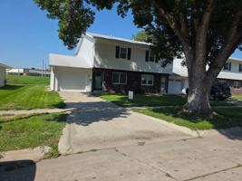 featured image of 916 S 16th St