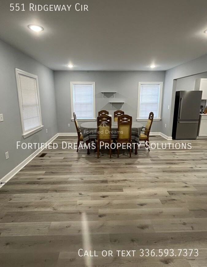 551 Ridgeway Cir - Photo 6 of 19
