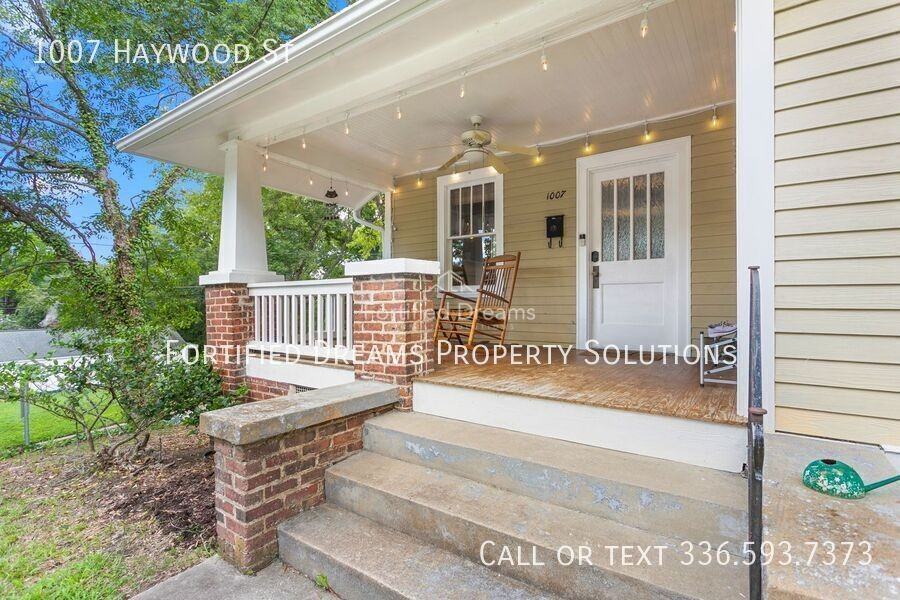 1007 Haywood St - Photo 3 of 32