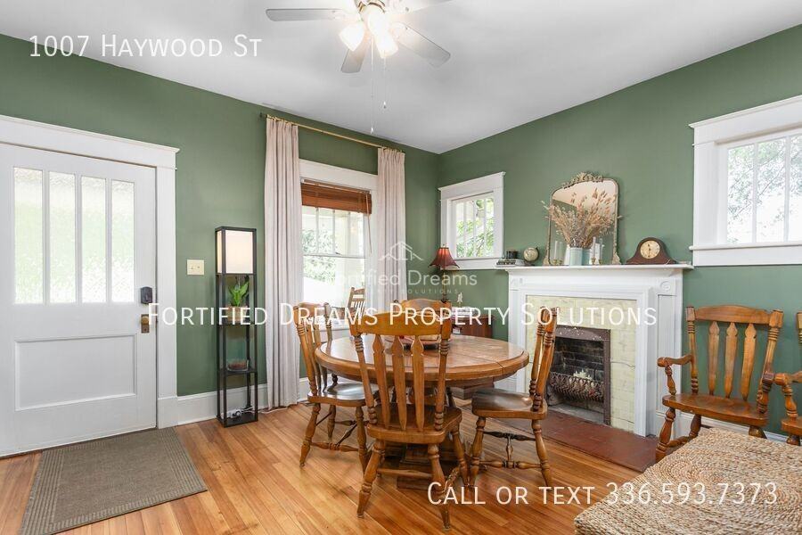 1007 Haywood St - Photo 7 of 32