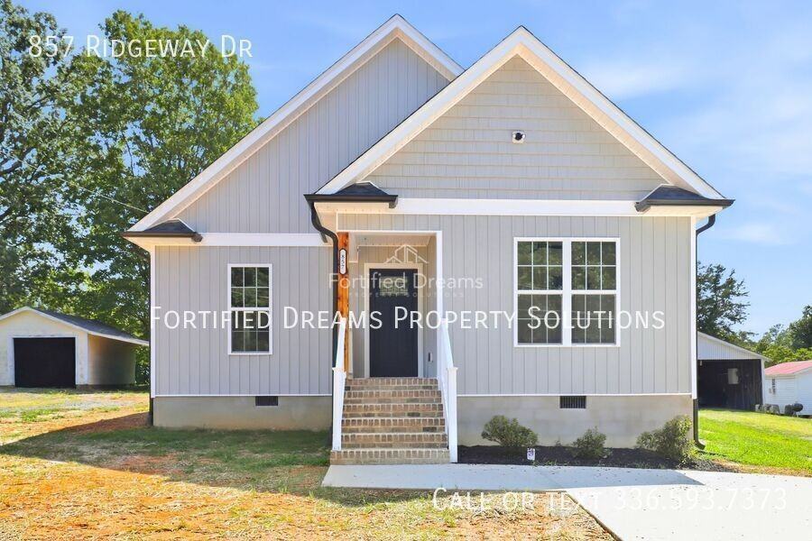 857 Ridgeway Dr - Photo 2 of 16