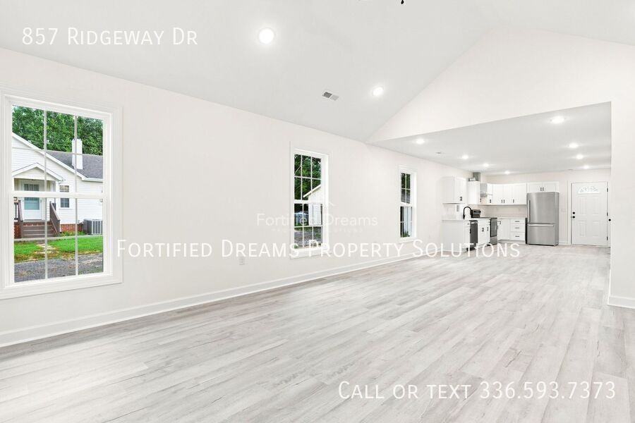 857 Ridgeway Dr - Photo 5 of 16