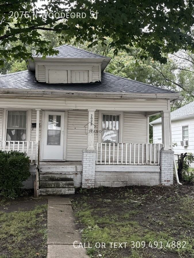 2075 N Woodford St - Photo 7 of 12