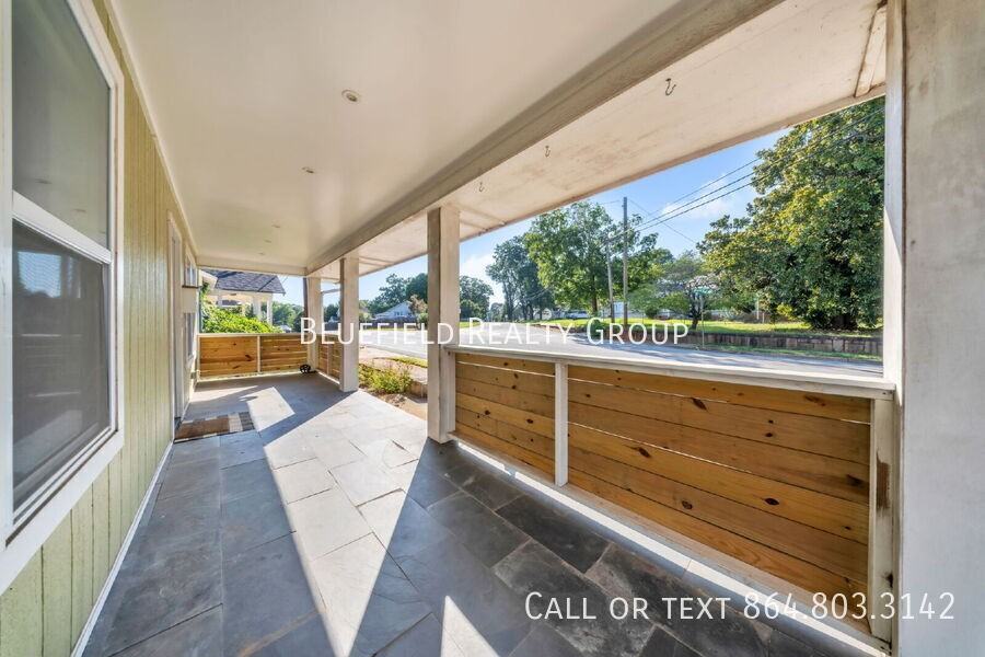 800 Perry Rd - Photo 2 of 30
