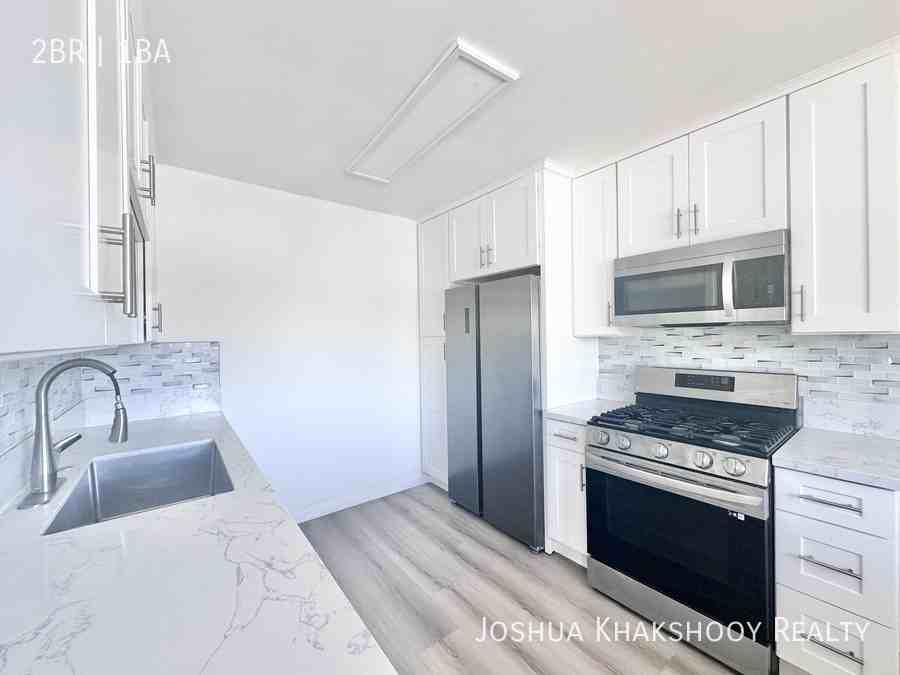 1413 18th St #E - Photo 4 of 13