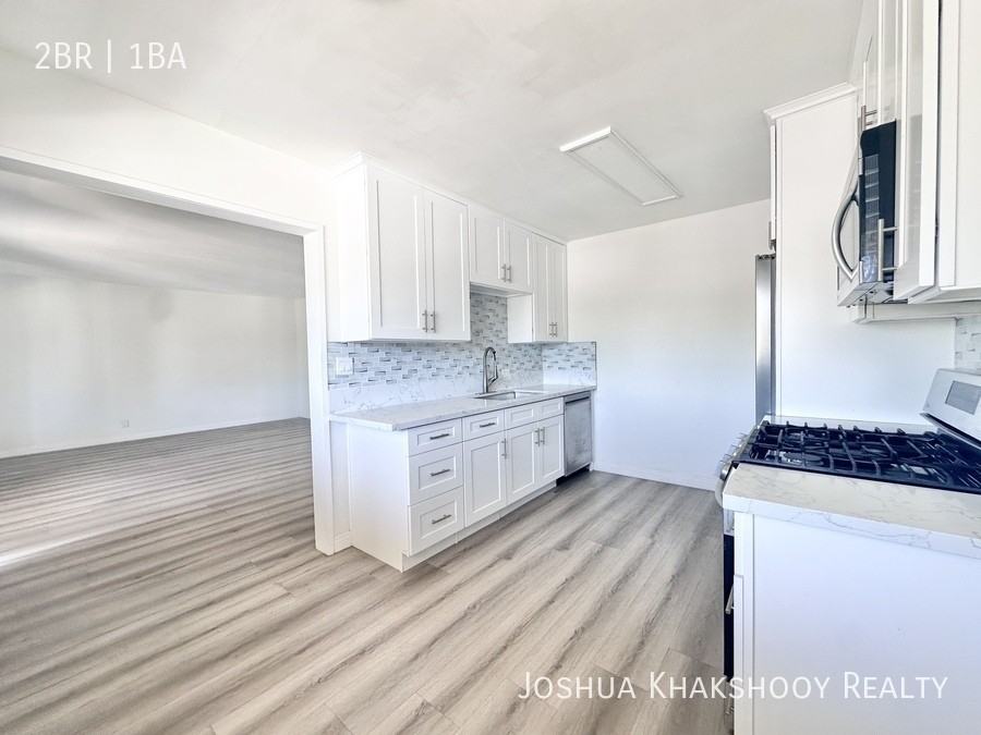 1413 18th St #E - Photo 5 of 13