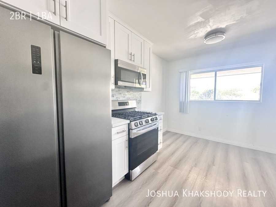 1413 18th St #E - Photo 6 of 13