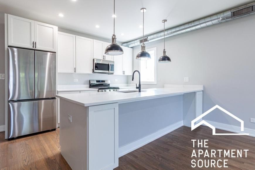 2639 W Carmen Ave - Photo 4 of 10
