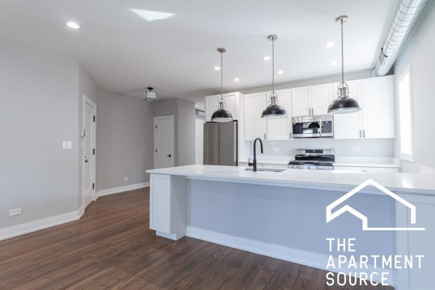 2639 W Carmen Ave - Photo 6 of 10