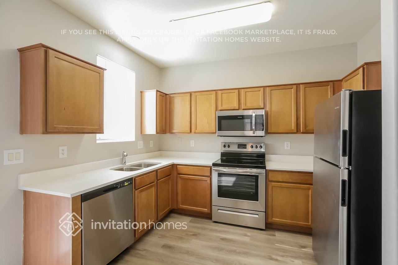 3927 S 53rd Dr - Photo 5 of 16