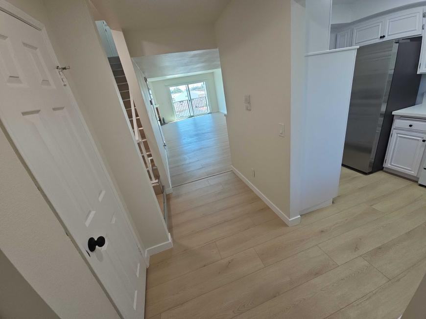11849 Burbank Blvd - Photo 7 of 10