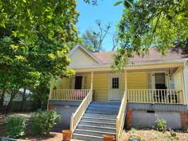 featured image of 318 Chesterfield St N