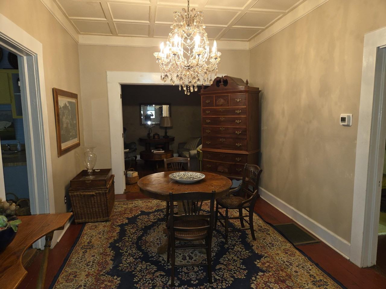 318 Chesterfield St N - Photo 7 of 20