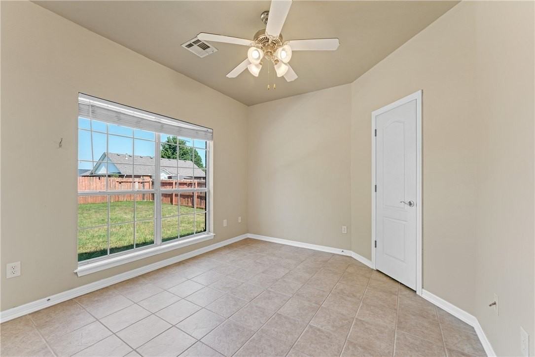 3902 Sw Blackberry St - Photo 6 of 32