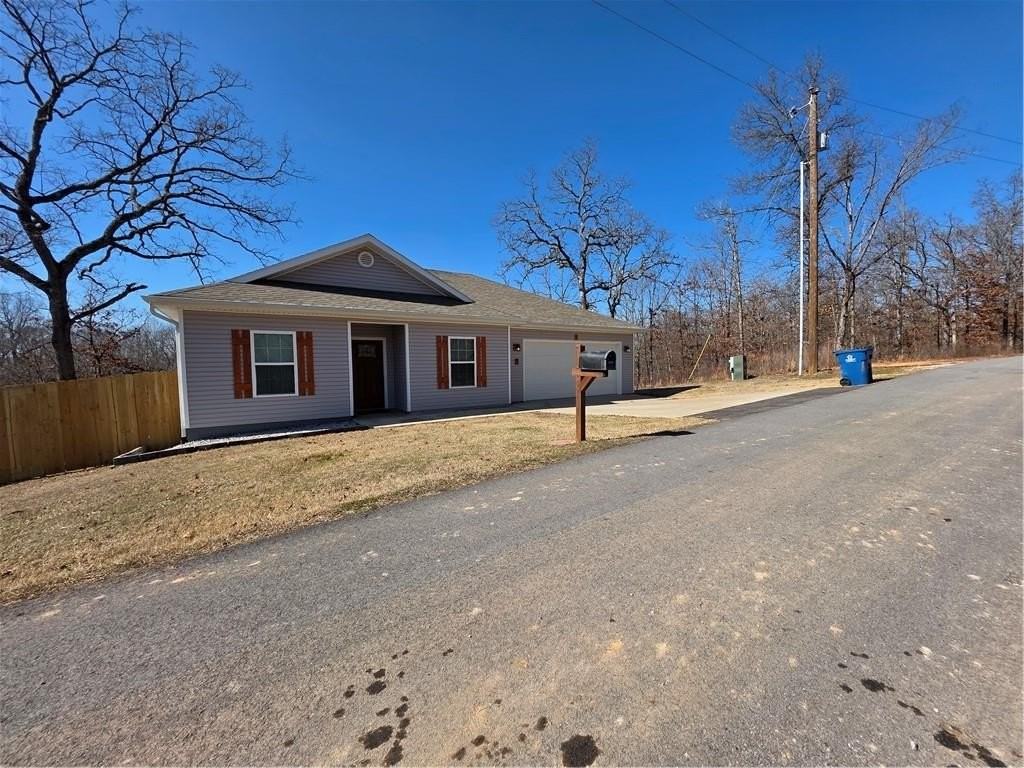 8 Horncastle Dr - Photo 3 of 17