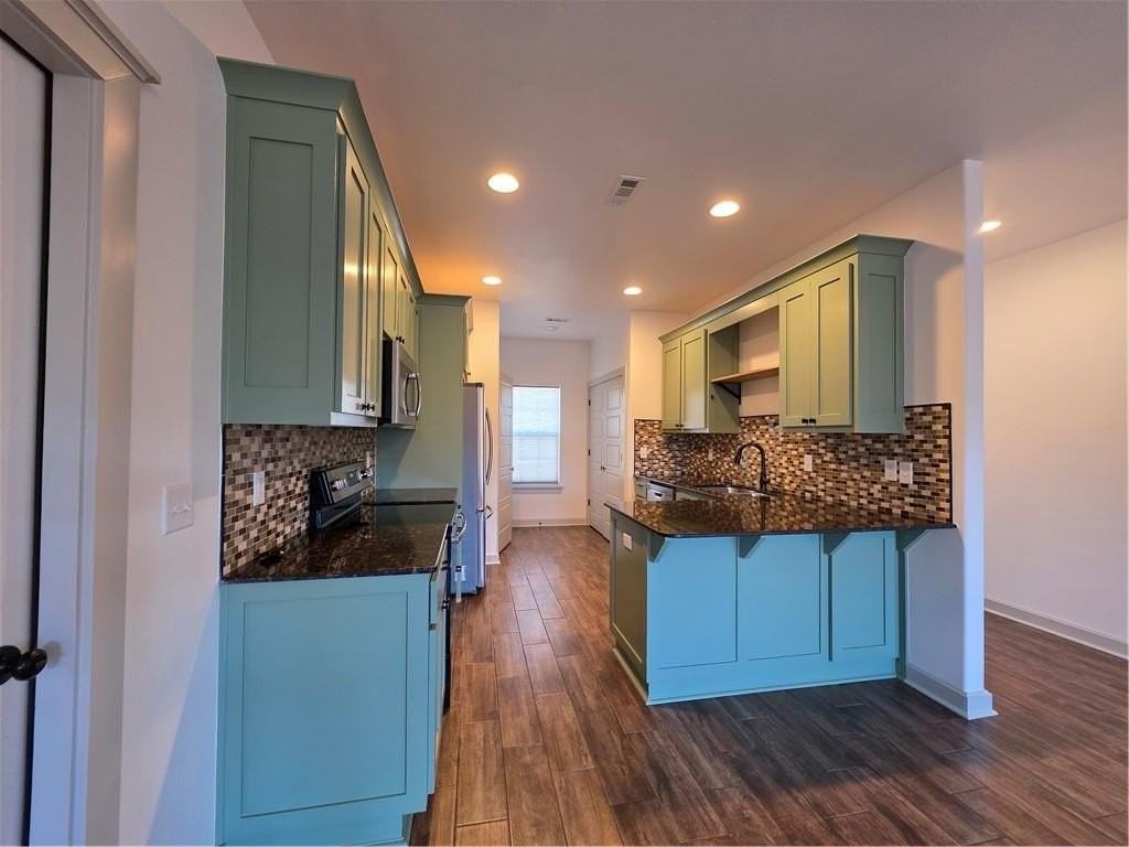8 Horncastle Dr - Photo 6 of 17