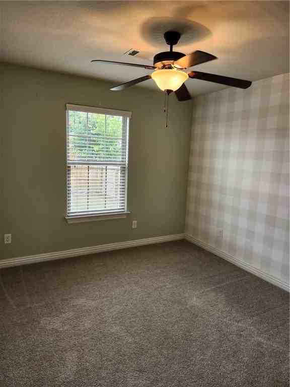 705 Olivia Ln - Photo 7 of 30
